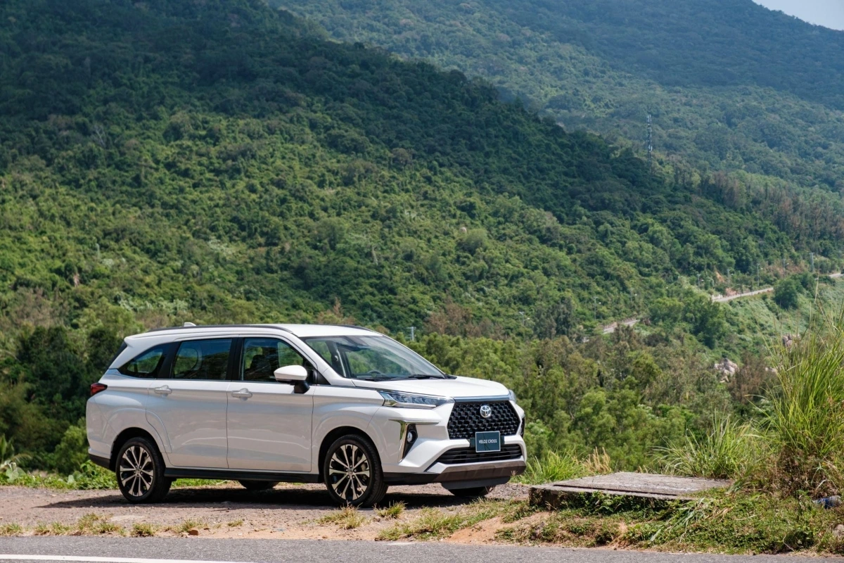 Hỗ trợ đến 100% lệ phí trước bạ, việc sở hữu xe đa dụng 7 chỗ ngồi trở nên dễ dàng hơn cho khách hàng.