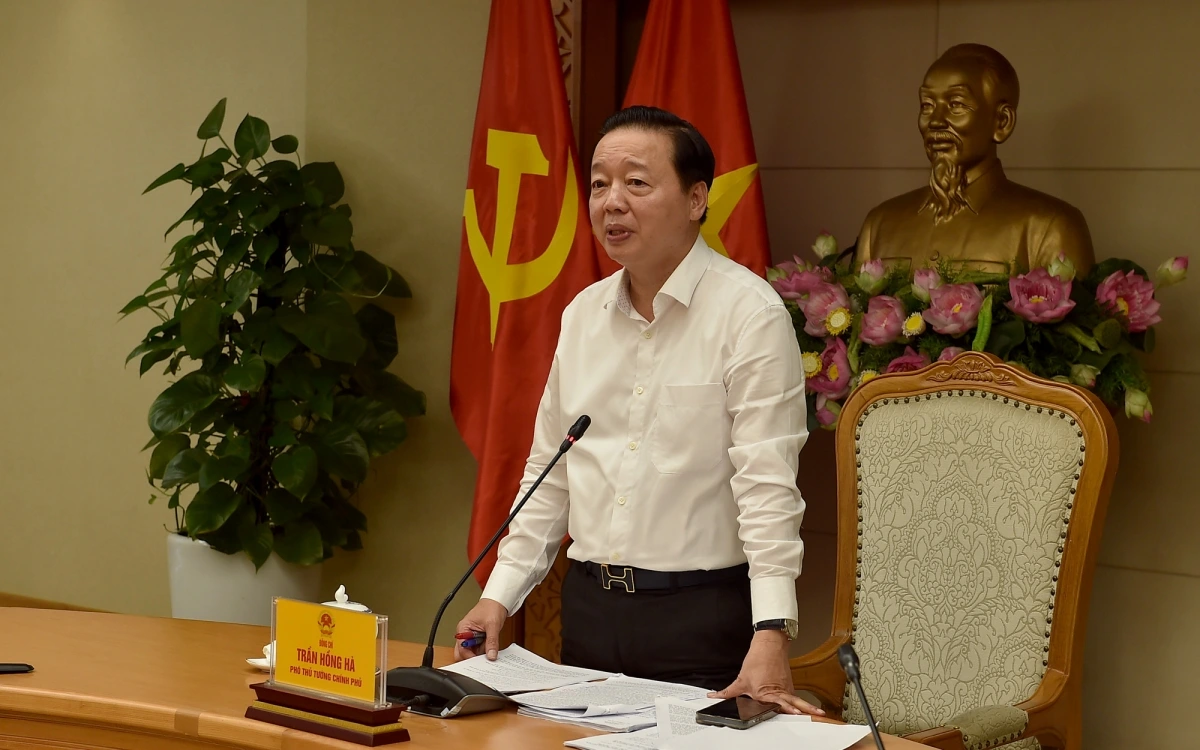 Phó Thủ tướng Trần Hồng Hà phát biểu tại cuộc họp 