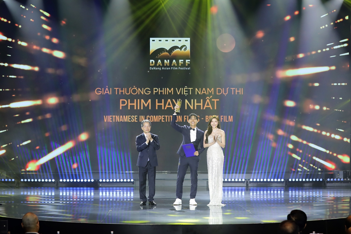 Phim "Chị dâu" được vinh danh Phim Việt Nam hay nhất tại LHP châu Á Đà Nẵng 2025