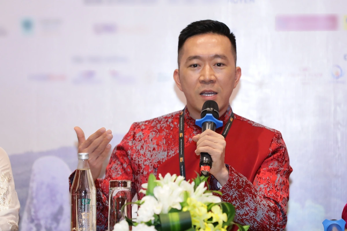 Đạo diễn Hoàng Nam