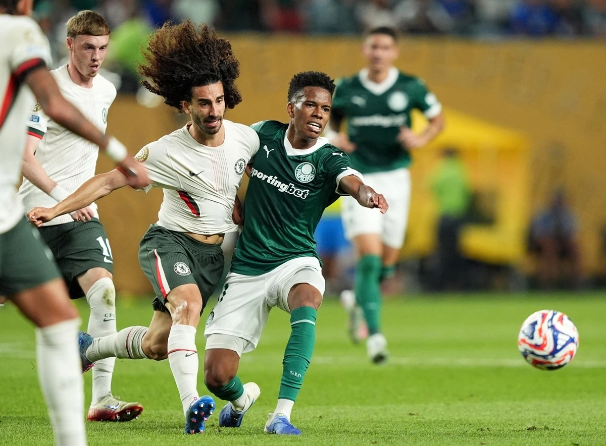 Estevao ghi bàn vào lưới Chelsea, đội bóng anh sẽ gia nhập sau Club World Cup 2025. (Ảnh: Reuters). 