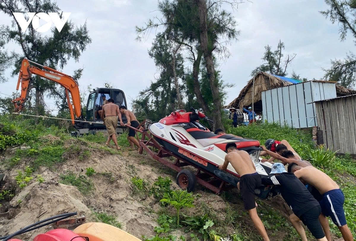 As of 10 a.m. on July 21, Quang Ninh have mobilised more than 1,200 officers, soldiers and volunteers to be on duty in assigned areas in response to Typhoon Wipha.