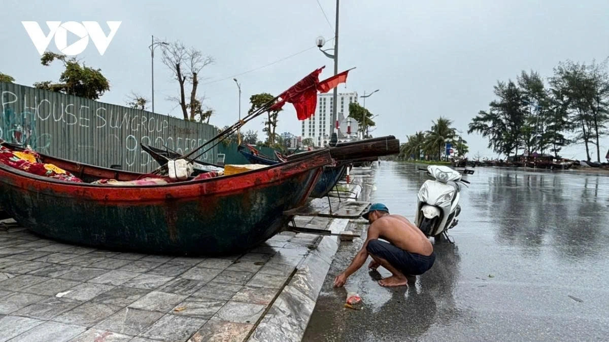 The north-central province of Thanh Hoa also prohibits fishing vessels from going out to the sea from 8 a.m. on July 21.