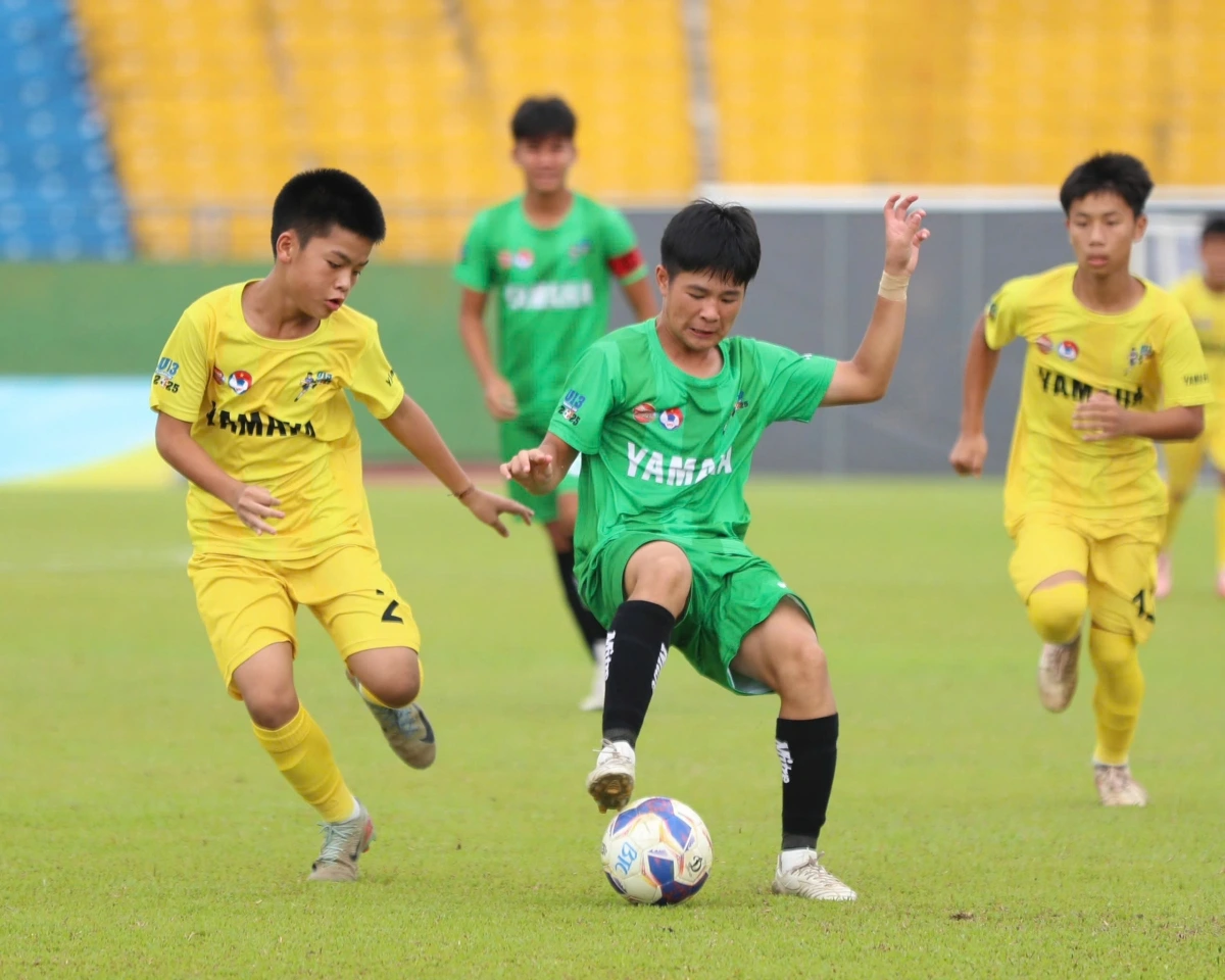 U13 Nam Định (áo xanh) vô địch giải U13 Quốc gia 2025 sau khi đánh bại SLNA ở trận chung kết. 