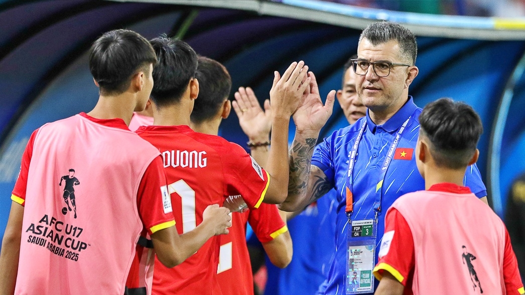 Thầy trò HLV Cristiano Roland gặp khó trên hành trình săn vé dự VCK U17 World Cup 2026. (Ảnh: VFF)