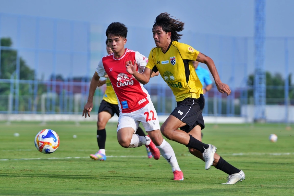 U23 Thái Lan (áo vàng) có trận giao hữu duy nhất trước thềm Giải vô địch U23 Đông Nam Á 2025. (Ảnh: FAT)