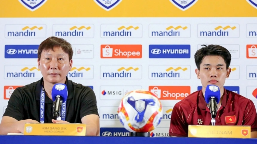 HLV Kim Sang Sik và Đình Bắc tự tin vào chung kết U23 Đông Nam Á 2025 (Ảnh: VFF).