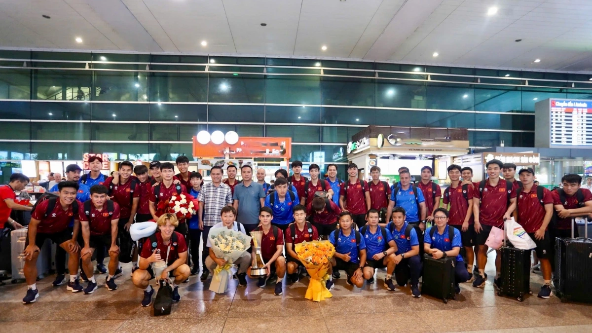 U23 Việt Nam về nước sau chức vô địch U23 Đông Nam Á 2025 (Ảnh: VFF).