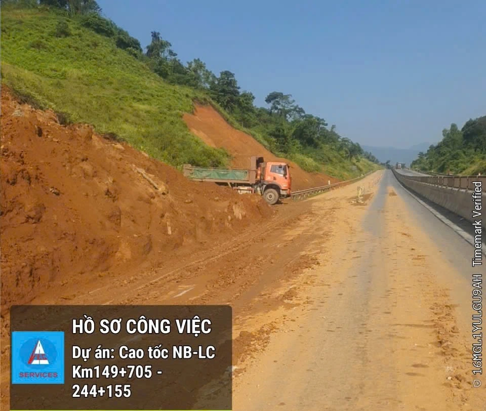 Vị trí sạt lở tại km241+600 trên cao tốc Nội Bài - Lào Cai