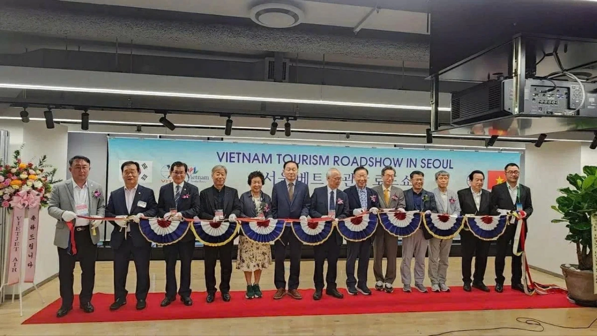 Delegates attend the opening ceremony of  the Vietnam Tourism Promotion Office in the RoK. (Photo: VITA)