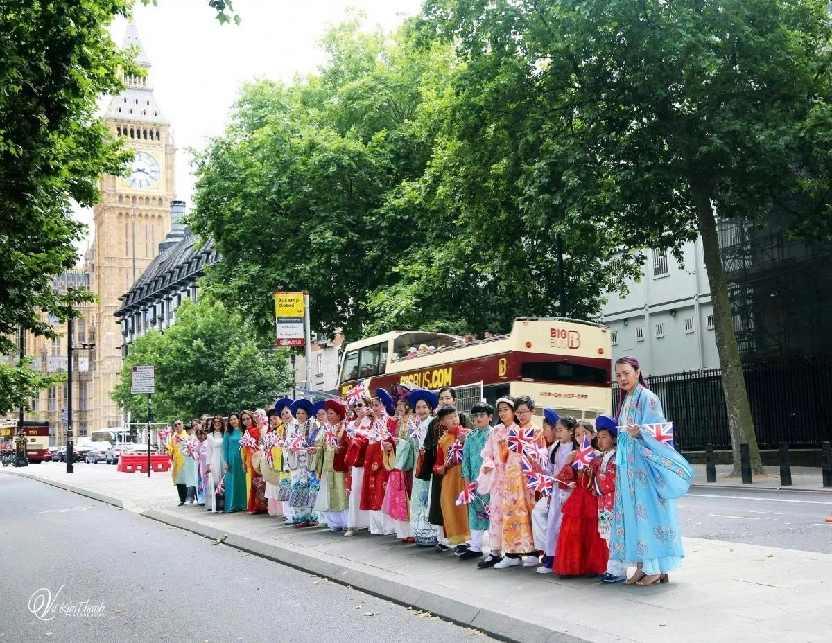 Through such events, Vietnamese expats will have the chance to demonstrate their feelings of national pride and the integration of the Vietnamese community in the world.