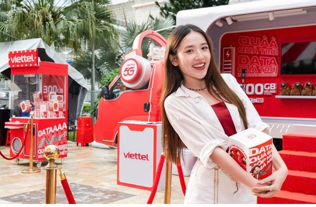 Samsung đồng hành với Viettel với “Chuyến xe công nghệ 5G” ở miền Tây Nam Bộ.