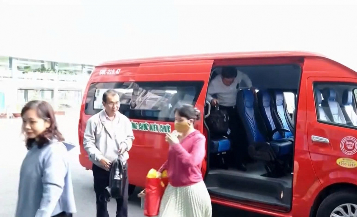 Vĩnh Long bố trí xe đưa đón cán bộ đi làm sau sáp nhập