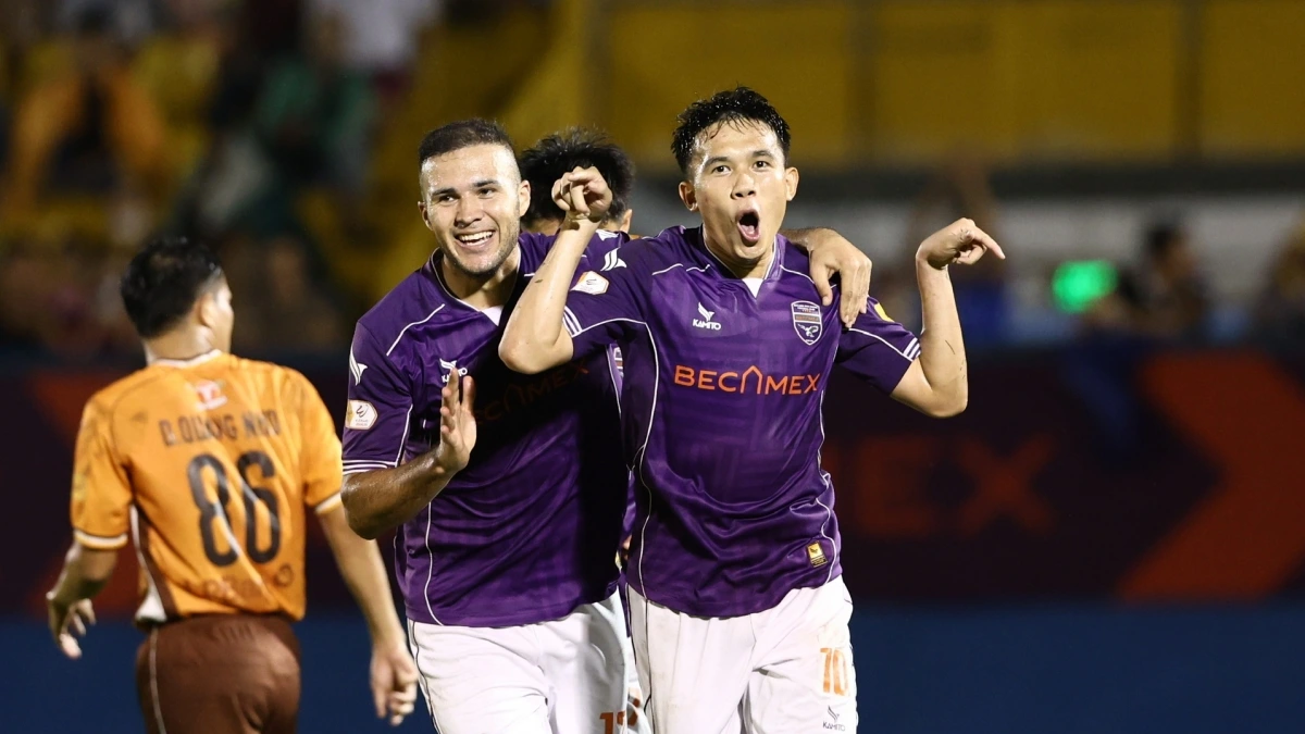 Võ Hoàng Minh Khoa chơi rất hay trong màu áo Bình Dương (Ảnh: VPF).