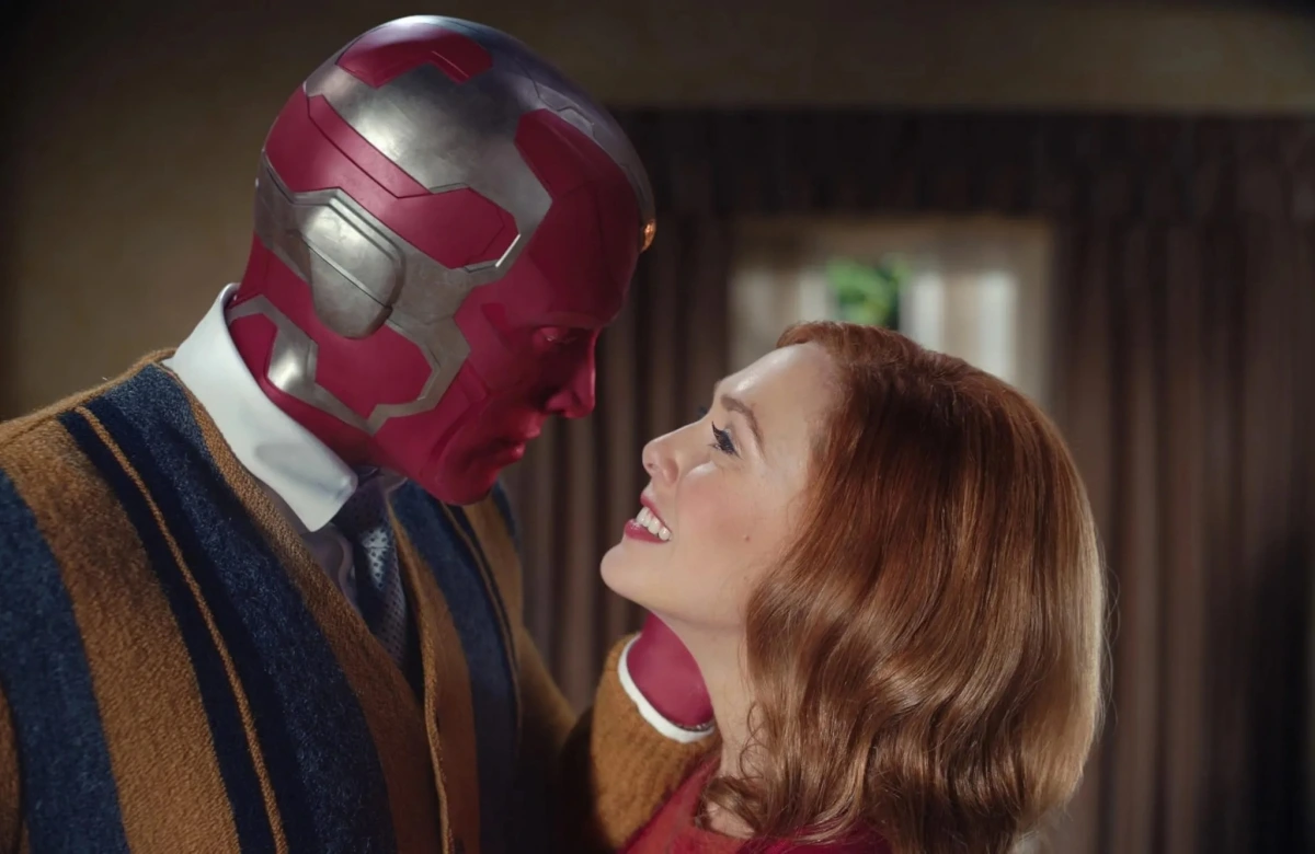 Paul Bettany &amp; Elizabeth Olsen trong vai Vision &amp; Wanda/Scarlett Witch