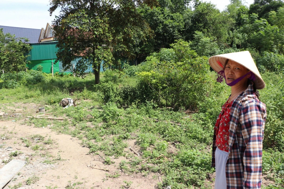 Một hộ dân ở TP. Vinh, Nghệ An bị yêu cầu nộp thuế gần 4,5 tỷ đồng khi chuyển đổi 300m² đất vườn sang đất ở. Ảnh minh họa: KT)