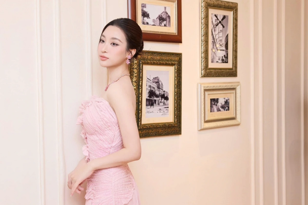 Nhiều người ngưỡng mộ cô vì sự tinh tế, bền bỉ, và cách giữ được bình yên trong thế giới đầy sóng gió.
