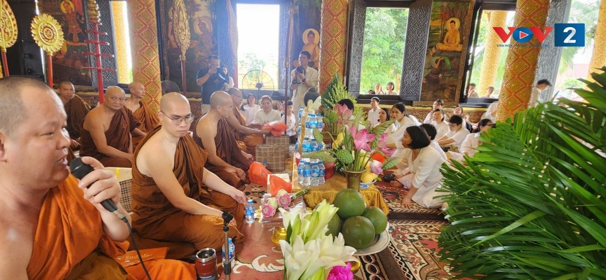 Dâng y tắm mưa đã trở thành một nét đẹp văn hóa riêng của Phật giáo nguyên thủy, một nghi thức tôn nghiêm, long trọng và thiêng liêng dịp tháng 6 âm lịch hàng năm.