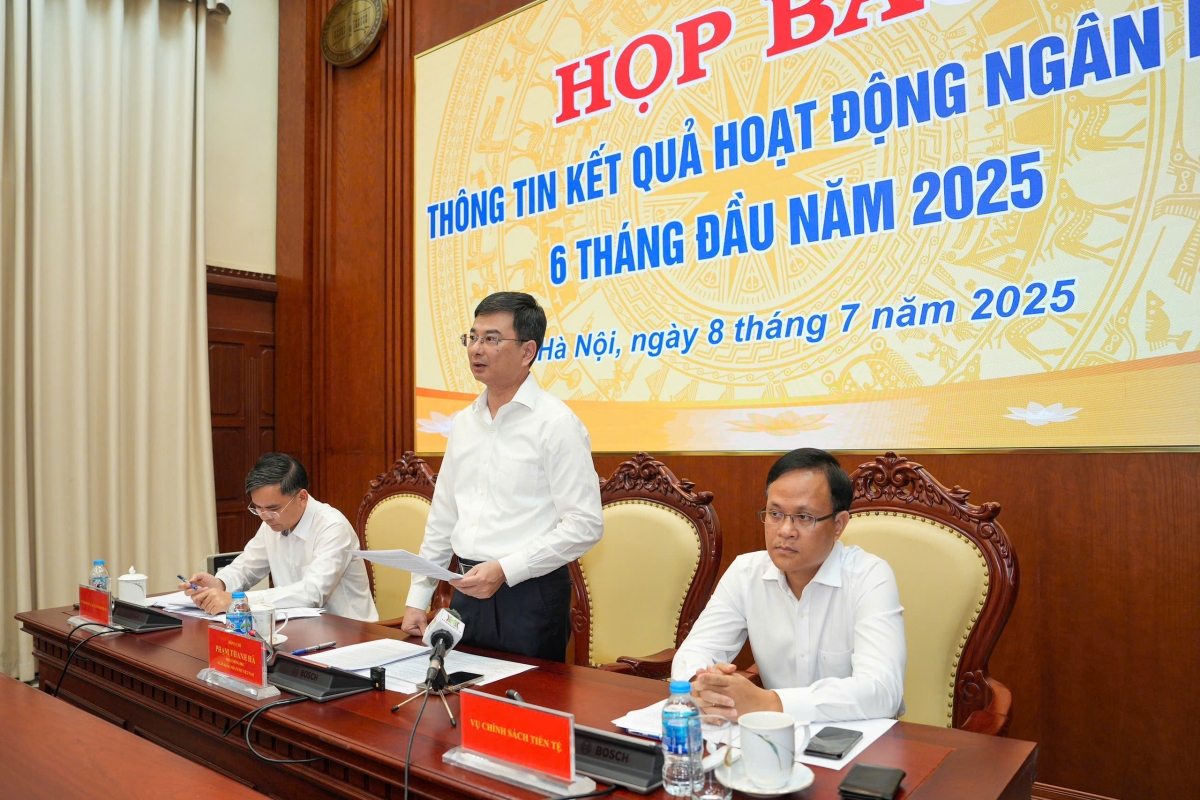 Phó Thống đốc NHNN Phạm Thanh Hà chủ trì họp báo