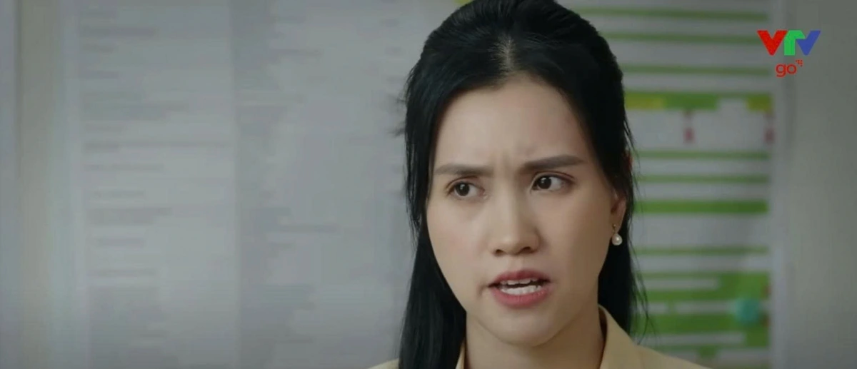 "Dịu dàng màu nắng", bộ phim đang lên sóng VTV, là câu chuyện xung quanh một nhóm người lao động, chủ yếu là công nhân trong một xóm trọ với nhiều hoàn cảnh, lứa tuổi khác nhau. Bộ phim nhận được nhiều phản hồi tích cực của khán giả cũng như tranh cãi xung quanh một số nhân vật. Ở những tập đầu, khán giả khó chịu với nhân vật Xuân (Ngọc Huyền) và Lan Anh (Lương Thu Trang). Những tập gần đây, khán giả "ném đá" nhân vật Tuyết (Thanh Hoa) vì tính cách thảo mai, đố kỵ, thủ đoạn.