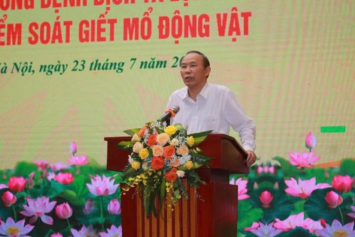 Thứ trưởng Phùng Đức Tiến cho rằng cần làm rõ trách nhiệm của từng cấp, từng ngành khi vaccine hiệu quả, giá rẻ nhưng người chăn nuôi vẫn thờ ơ