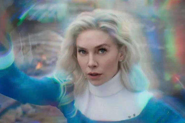 Ngay khi vừa ra mắt, “The Fantastic Four: First Steps” (Bộ tứ siêu đẳng: Bước đi đầu tiên) đã nhận được nhiều lời khen ngợi từ khán giả và giới phê bình. Phim kể về câu chuyện của một nhóm siêu anh hùng cố gắng giải cứu một thế giới tương lai cổ điển khỏi tay tên ác quỷ Galactus. Trong "Bộ tứ siêu đẳng", Vanessa Kirby vào vai Sue Storm, siêu anh hùng có khả năng tàng hình và tạo lá chắn.