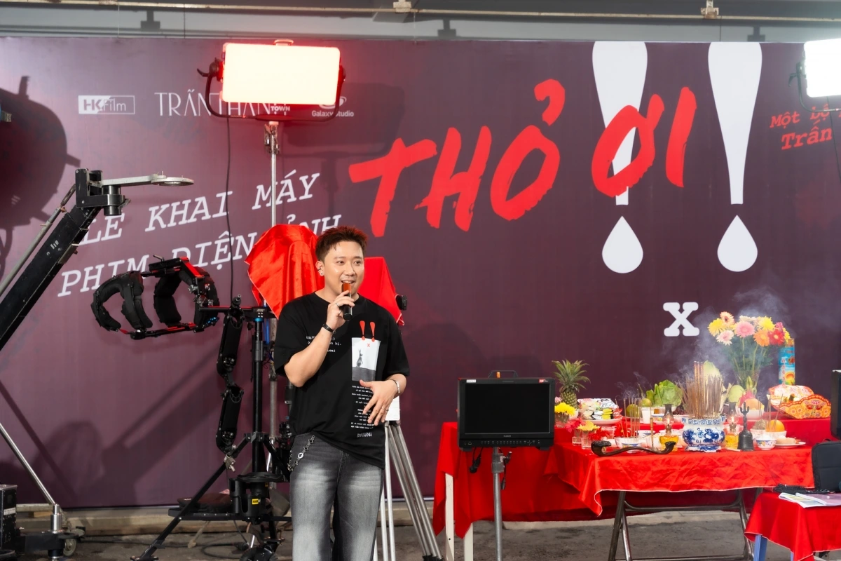 Trấn Thành trong buổi khai máy phim "Thỏ ơi!!"