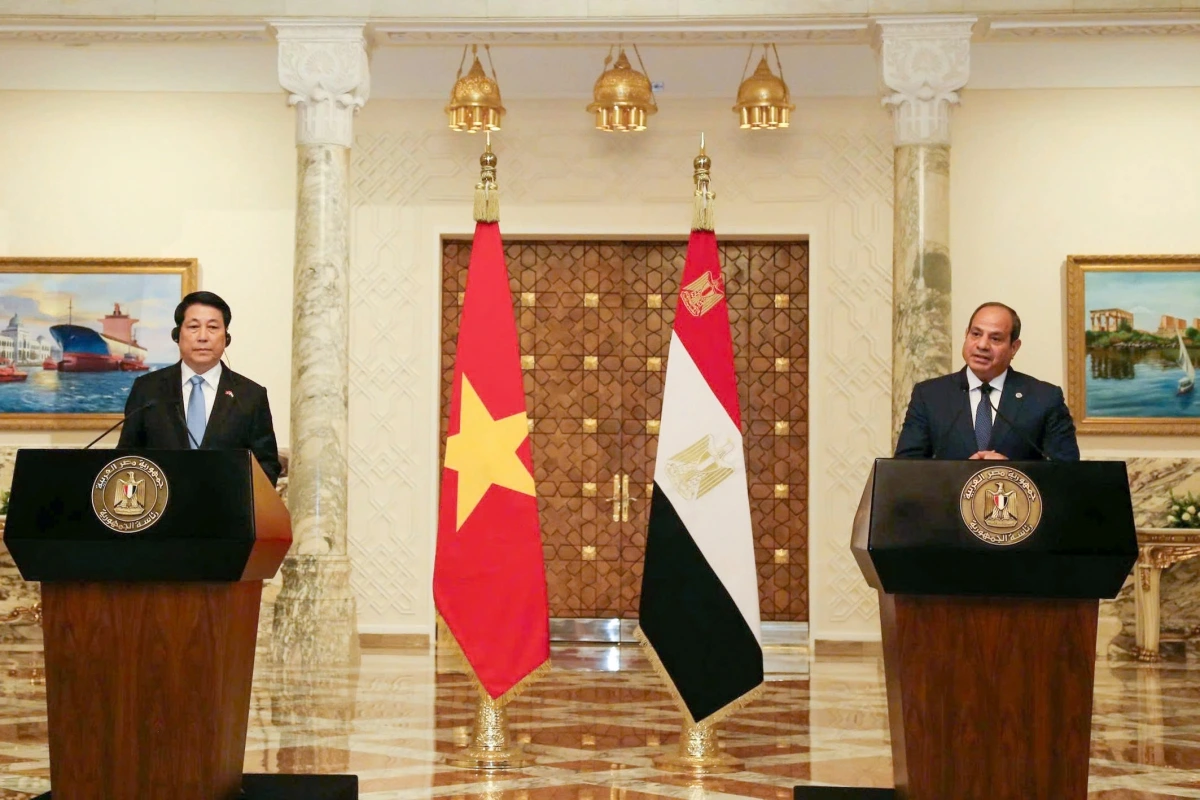 Tổng thống Abdel Fattah Al-Sisi và Chủ tịch nước Lương Cường tại họp báo