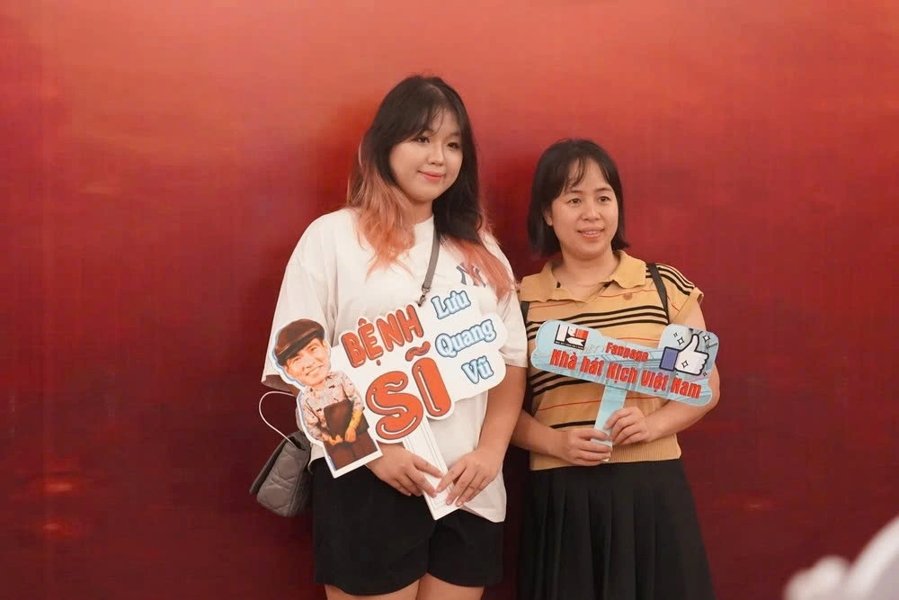 Không chờ khán giả tự đến, nhà hát đã bước ra ngoài “vùng an toàn” để tiếp cận thẳng tới cộng đồng Gen Z - nhóm công chúng vốn bị coi là “xa rời sân khấu”.