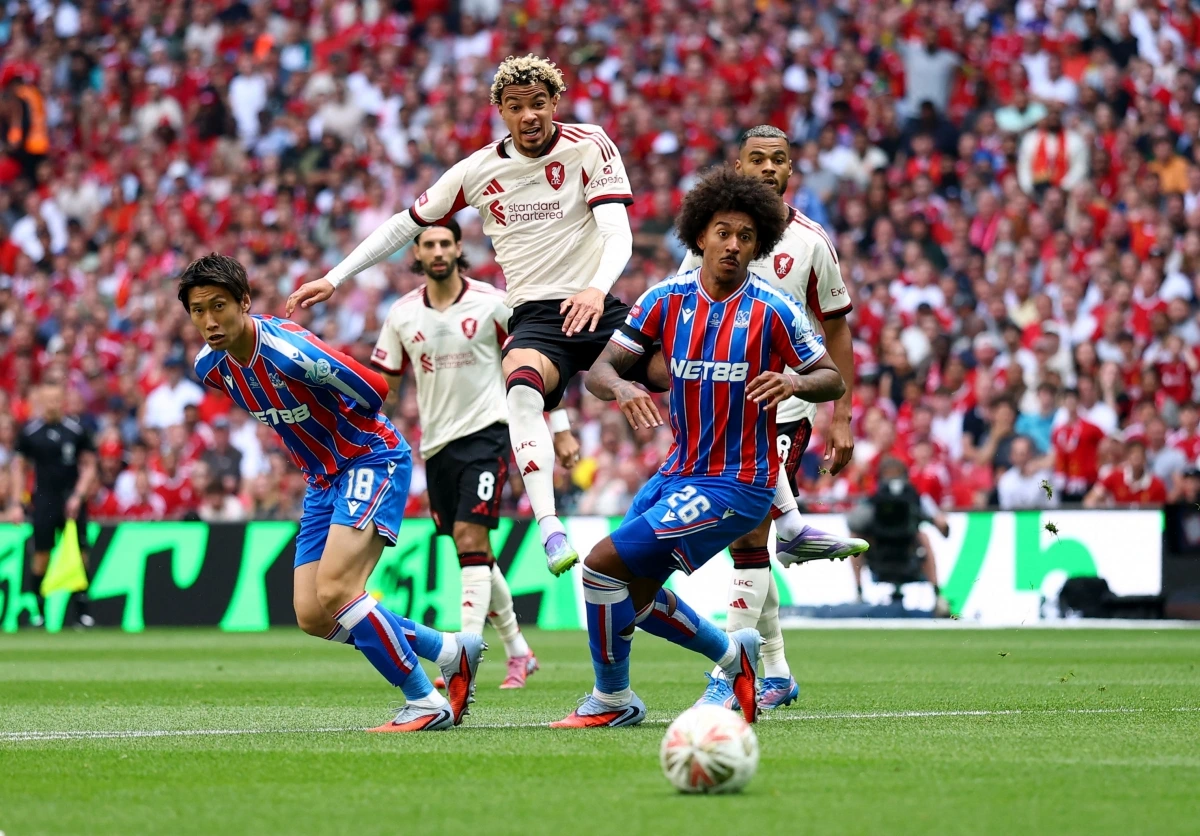Liverpool đang có thế trận tốt trước đối thủ (Ảnh: Reuters).