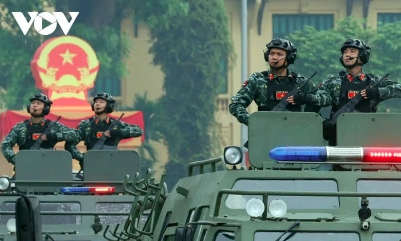 The ceremony involves nearly 1,300 personnel, including 966 from 13 formation units, 300 stationed in the grandstands, and 100 specialized vehicles.