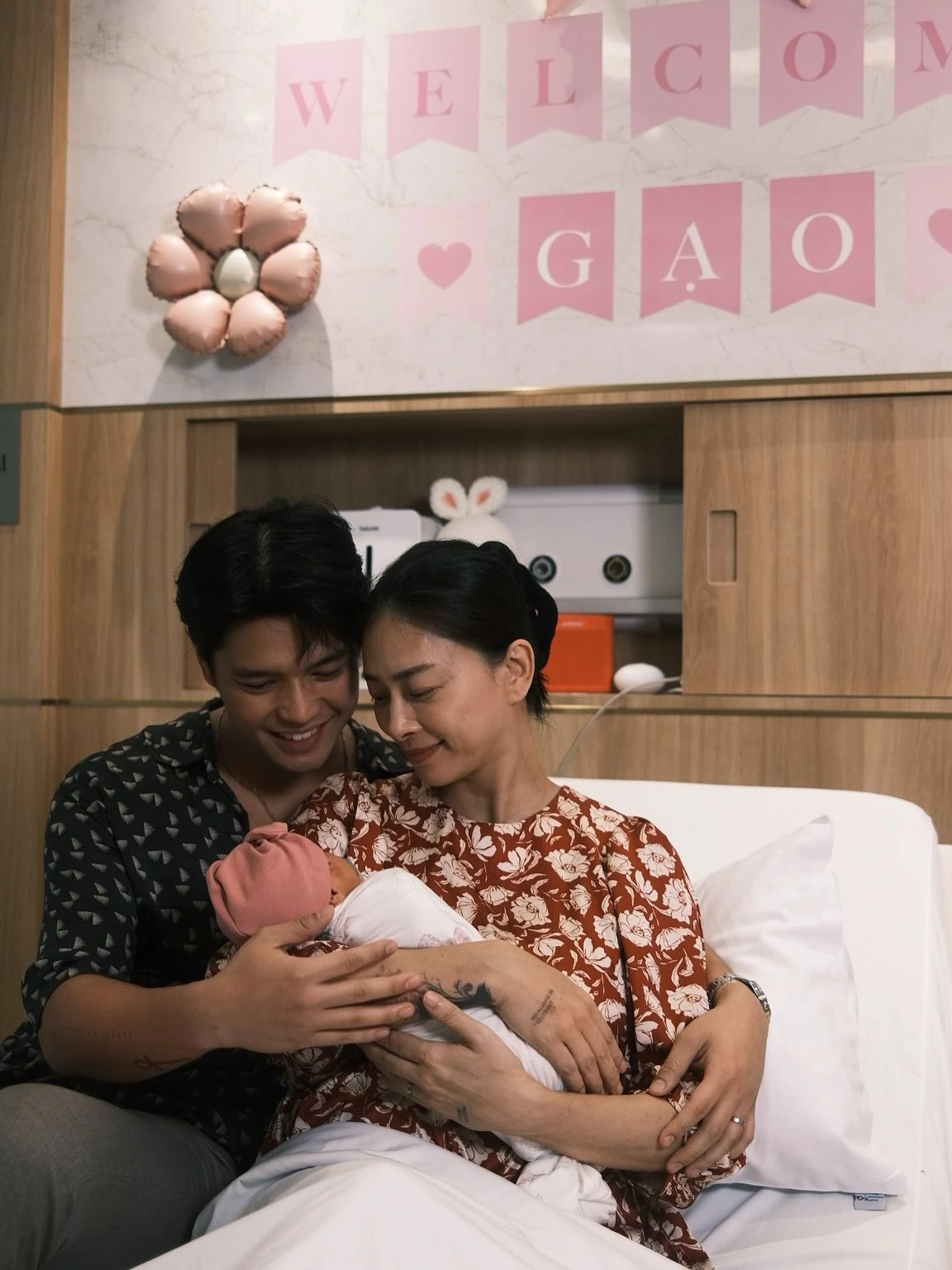 Ngô Thanh Vân đón con đầu lòng ở tuổi 46 (Ảnh: FBNV)