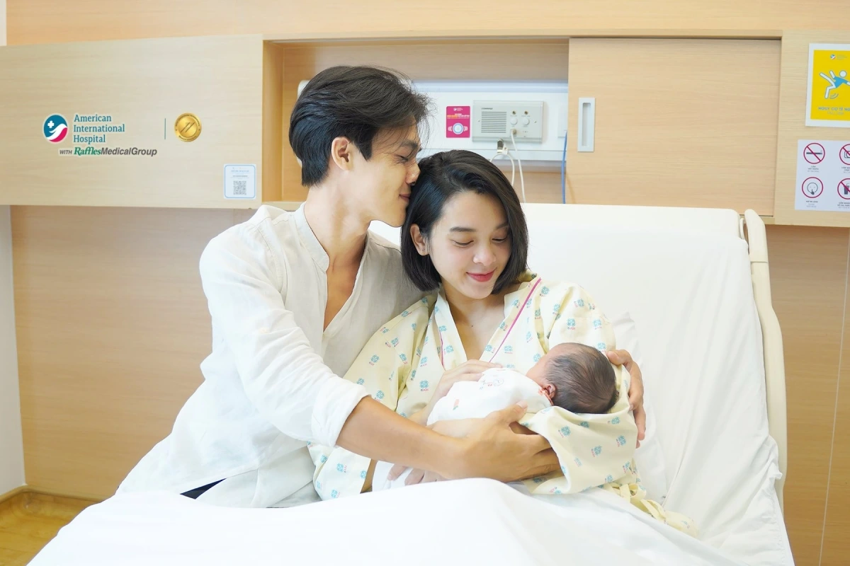Quỳnh Lương chia sẻ cô đã sinh con gái tại một bệnh viện ở Thành phố Hồ Chí Minh. Nữ diễn viên cho biết hiện sức khỏe của mẹ con cô ổn định. Em bé được đặt tên Lana.