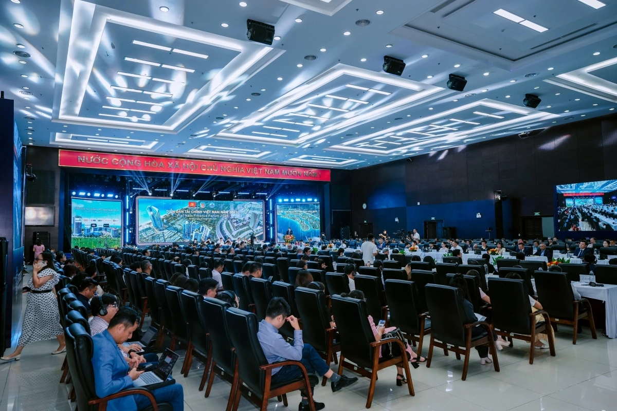 Diễn đàn Tài chính thường niên 2025 nằm trong khuôn khổ Tuần lễ Tài chính và Công nghệ Đà Nẵng năm 2025 (Ảnh: Meey Group)