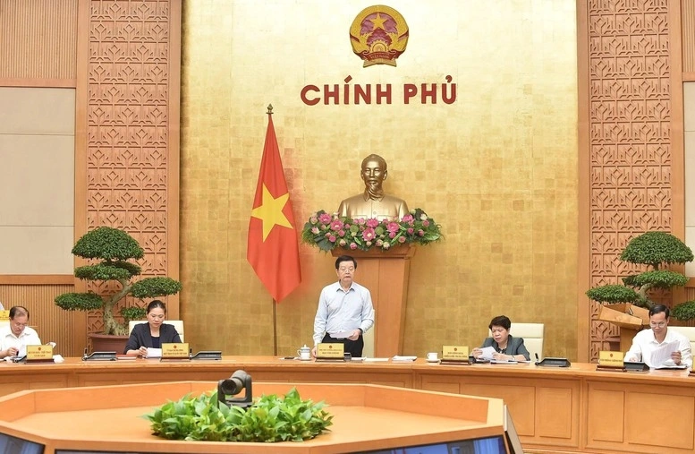 Phó Thủ tướng yêu cầu tất cả các bộ, ngành, địa phương, doanh nghiệp đều phải tham gia với tinh thần trách nhiệm cao nhất để xứng tầm kỷ niệm 80 năm xây dựng và bảo vệ đất nước, bảo đảm tính bao trùm, toàn diện, tổng thể, khách quan, hiệu quả và tiết kiệm - Ảnh: VGP/Giang Thanh
