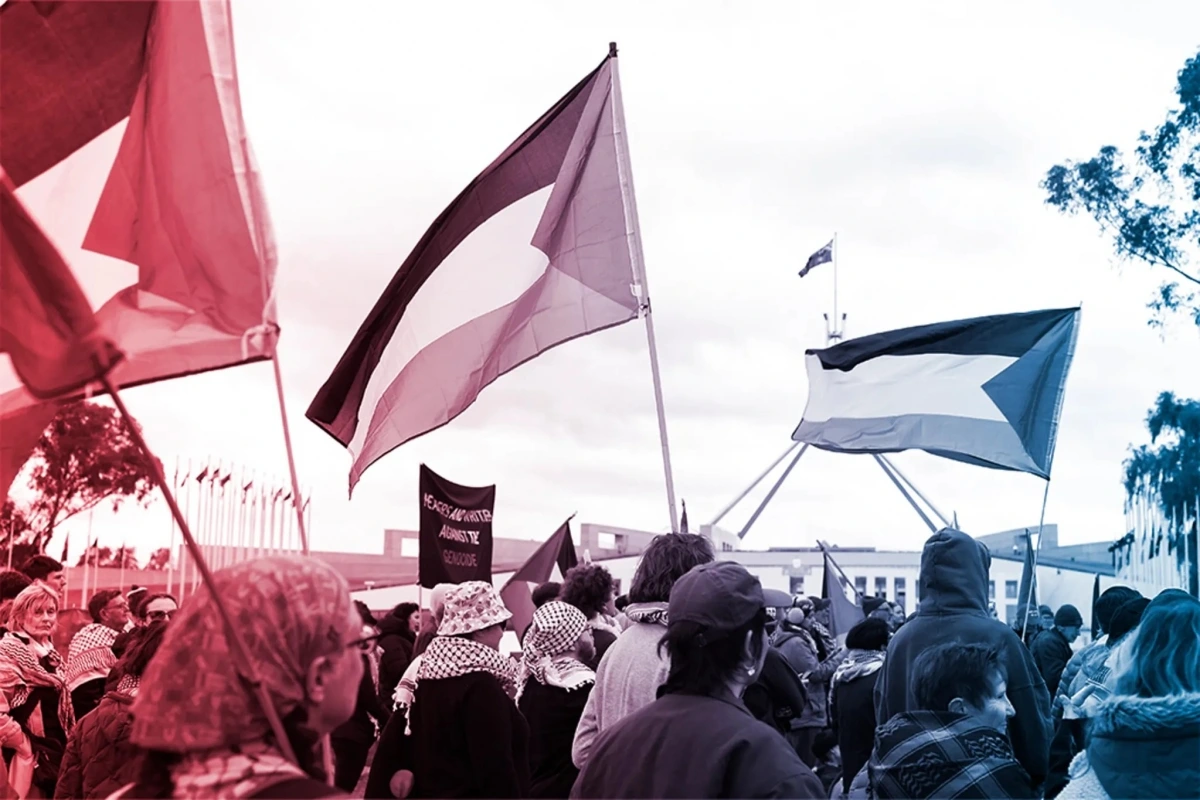 Tuần hành kêu gọi chính phủ ủng hộ Palestine trước tòa nhà Quốc hội Australia. Nguồn: Alex Ellinghausen