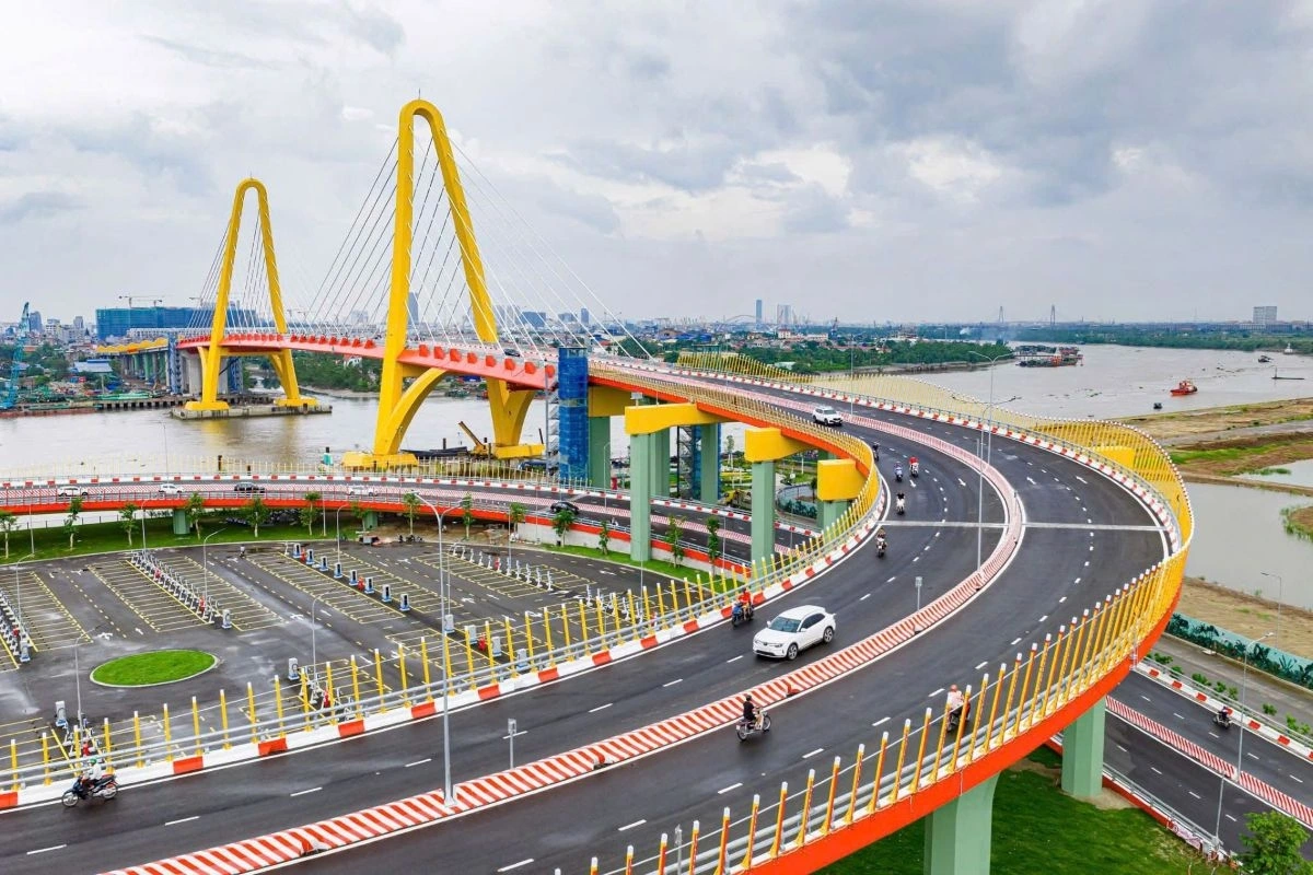 Cầu Hoàng Gia vừa thông xe ngày 15/7 là một trong những công trình hạ tầng tiêu biểu do Vingroup triển khai xây dựng tại Hải Phòng