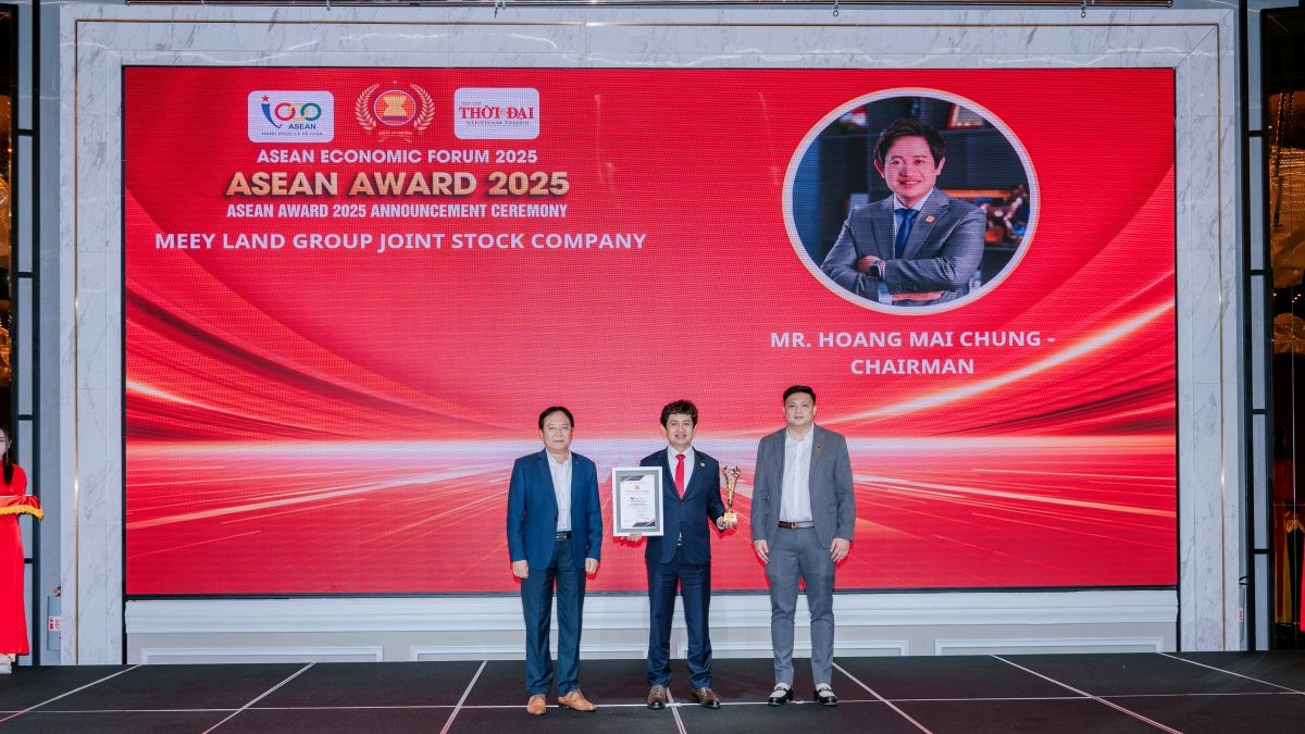 Ông Hoàng Mai Chung, Chủ tịch HĐQT Meey Group, được vinh danh là TOP 10 Nhà lãnh đạo giỏi ASEAN 2025 (Ảnh: Meey Group)
