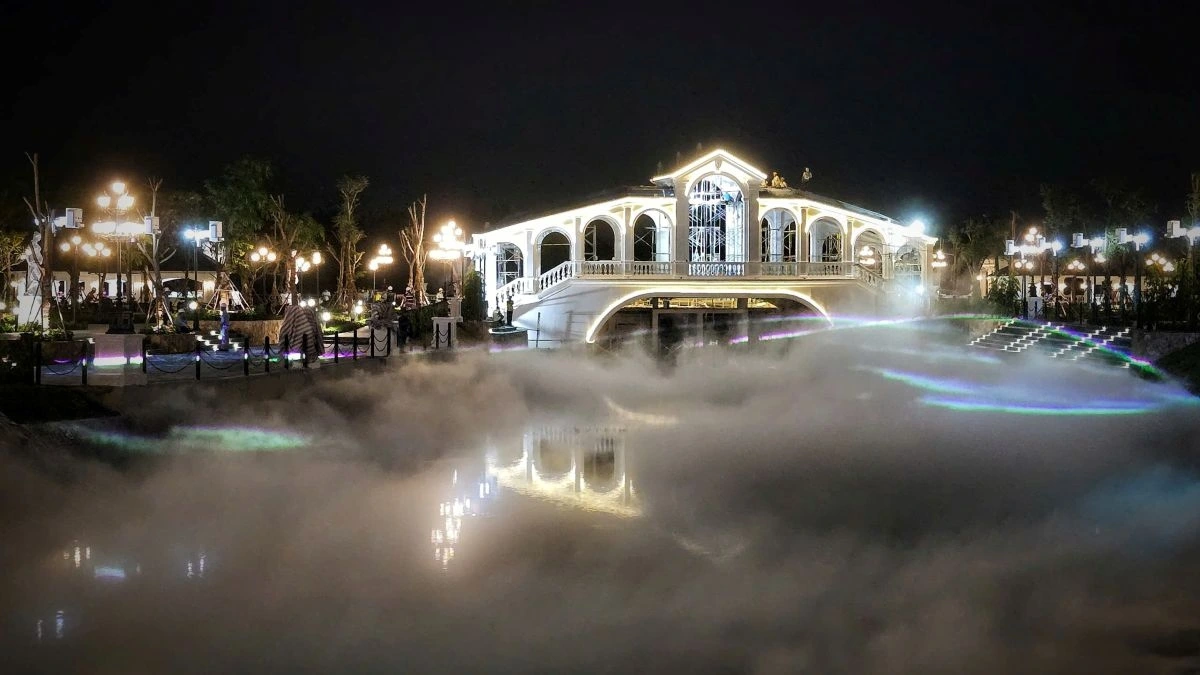Vẻ đẹp huyền ảo trên Dòng sông Ánh sáng tại Thành phố Thiên niên kỷ T&amp;T City Millennia