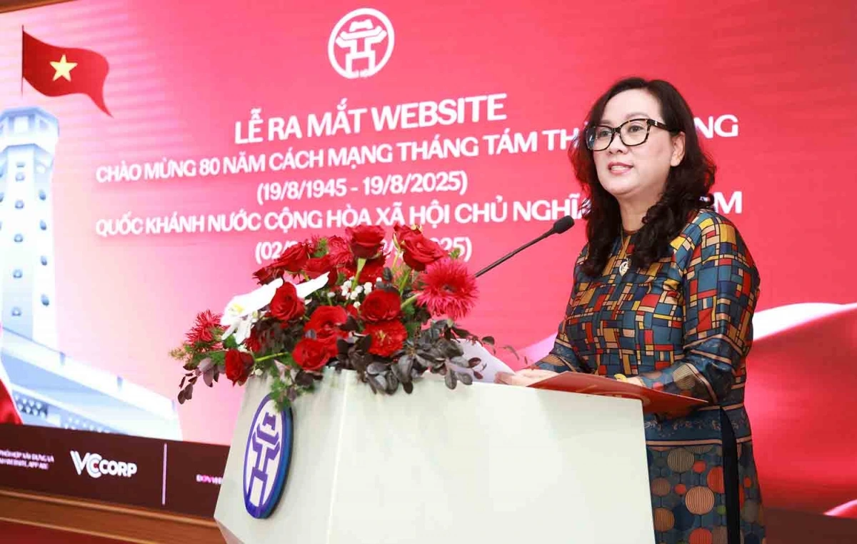 Phó Giám đốc Sở Văn hóa và Thể thao Hà Nội Nguyễn Thị Mai Hương phát biểu tại buổi lễ.