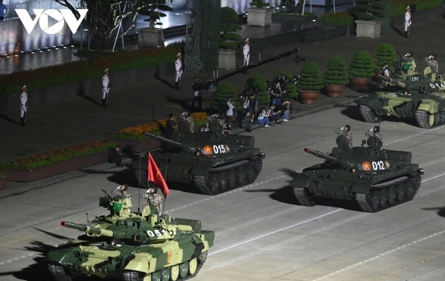 These armored fortresses are equipped with powerful 100mm guns, anti-aircraft machine guns, and coaxial machine guns