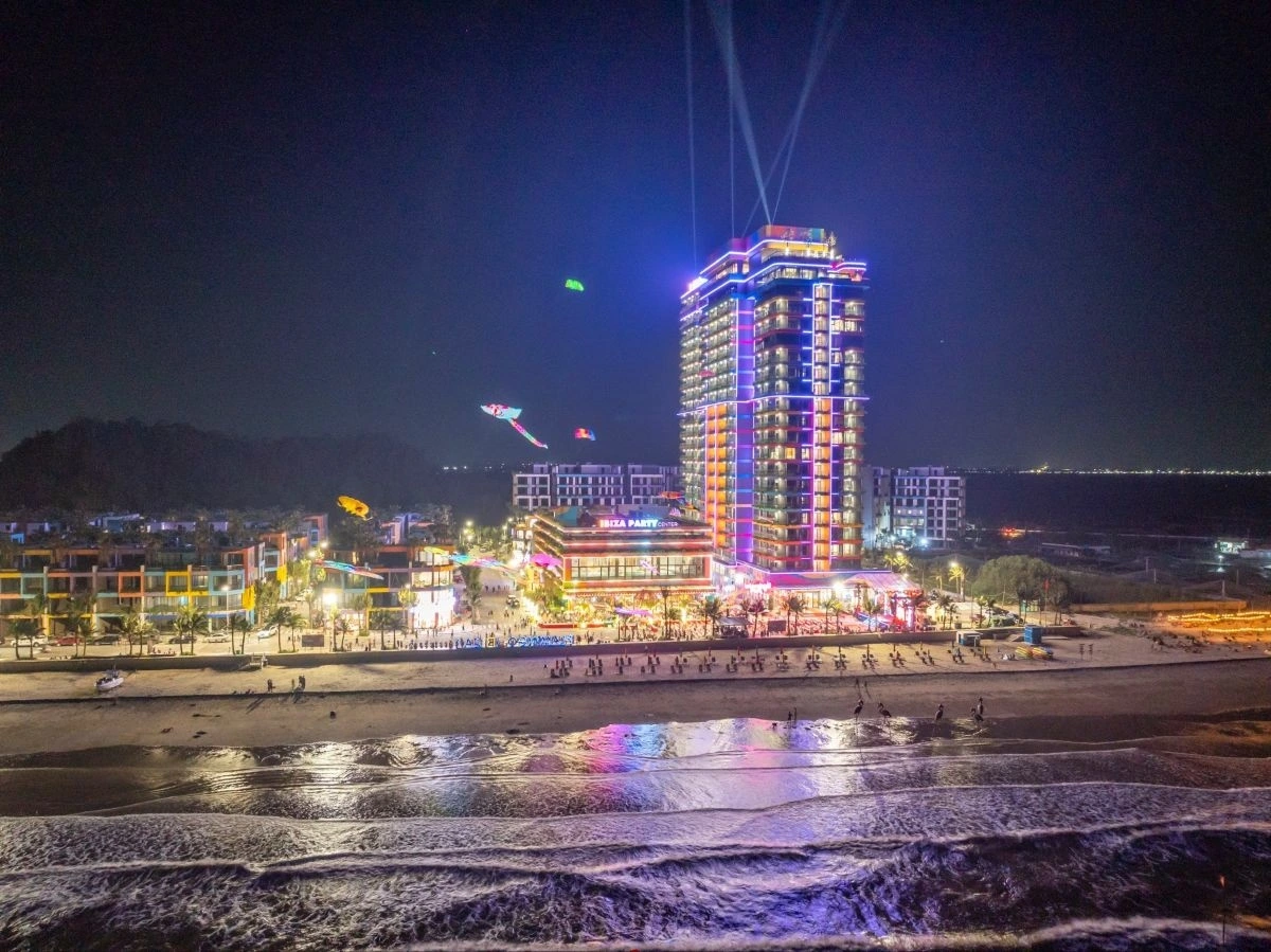 Flamingo Ibiza Hải Tiến đang mở ra một kỷ nguyên mới cho du lịch biển phía Bắc với mô hình kinh tế tiệc tùng vận hành 24/7