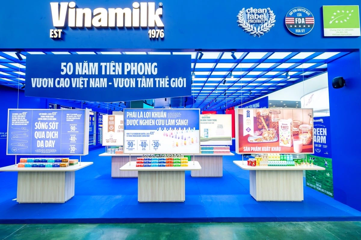 Không gian triển lãm của Vinamilk được thiết kế hiện đại, gần gũi và đầy sáng tạo (Ảnh: Vi Nam)
