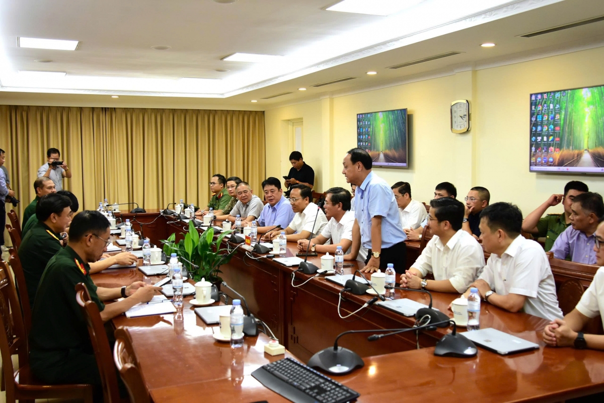 Đoàn công tác kiểm tra công tác đảm bảo điện tại Trung tâm Hội chợ Triển lãm
Quốc gia và phối hợp với Bộ tư lệnh Lăng Hồ Chí Minh kiểm tra công tác đảm bảo
xung quanh khu vực Quảng trường Ba Đình.