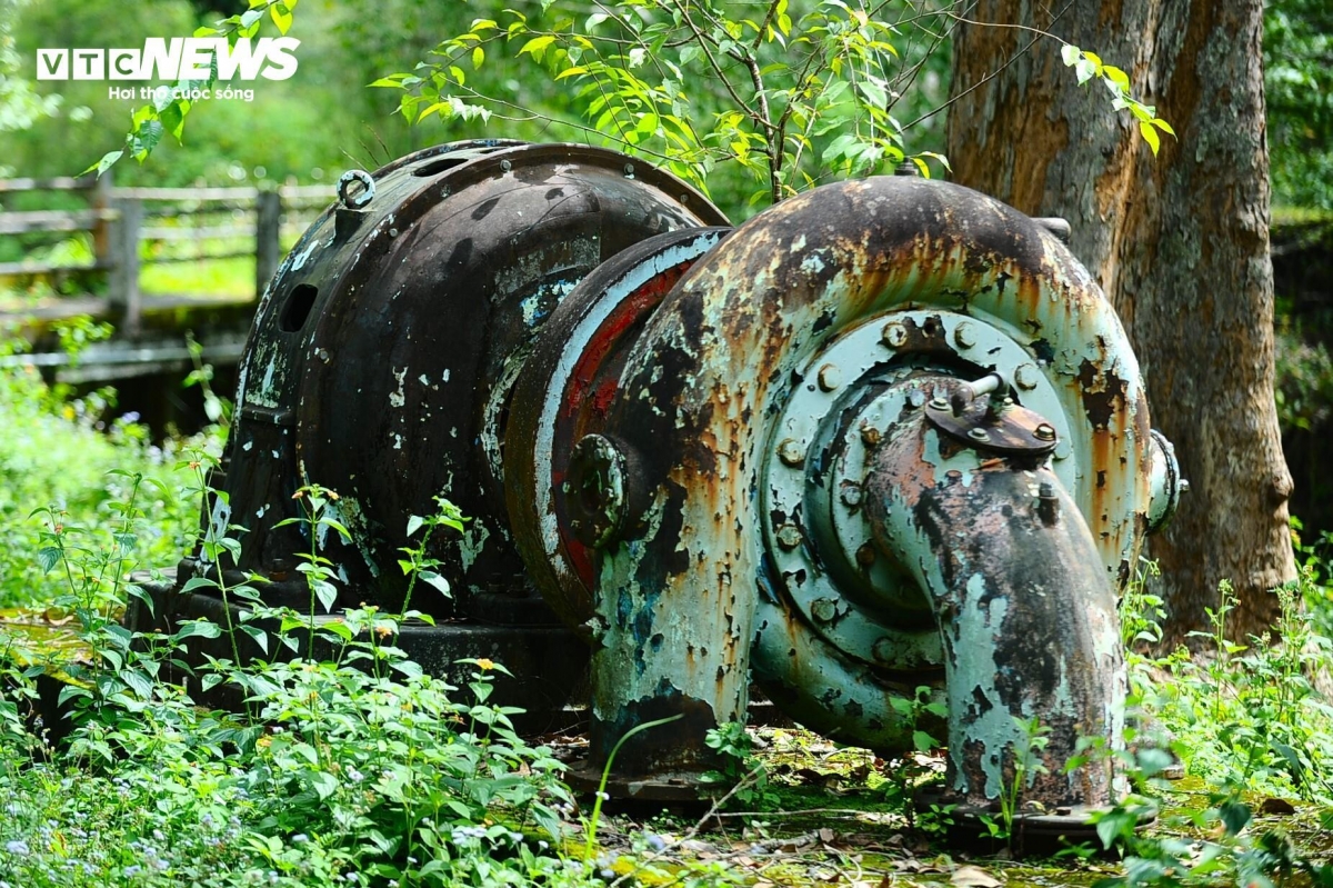 Decades-old machines once used at the power plant are now displayed on its grounds, bearing the visible marks of time.
