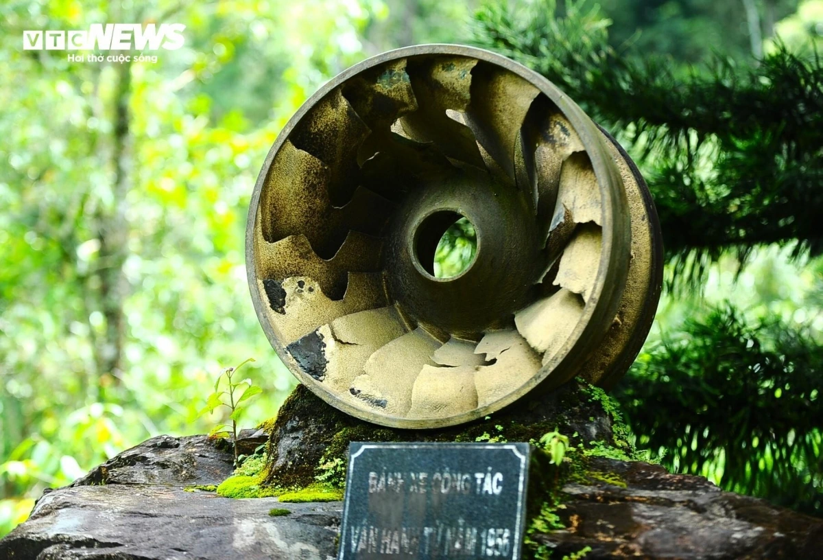 Many artifacts from 1956 are on display, serving as historical evidence of the hydroelectric power plant.