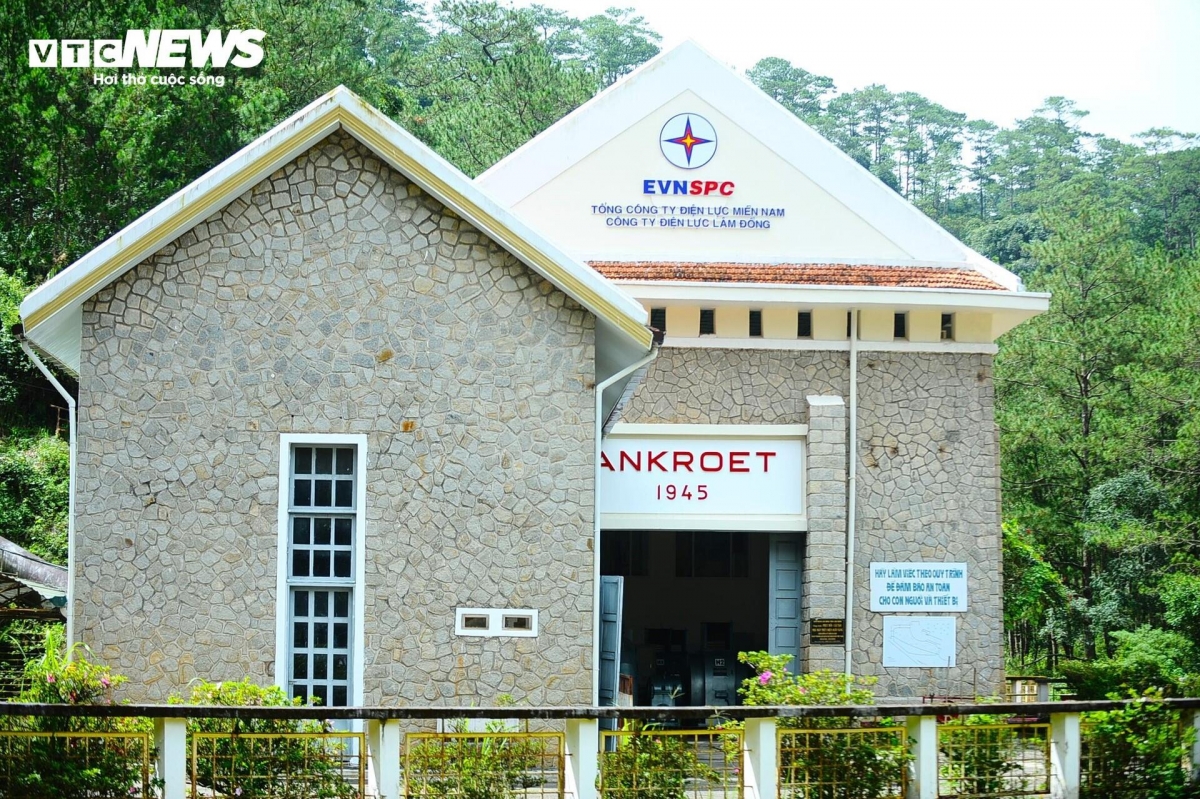 Recognised in 2004 by the Vietnam Book of Records as Vietnam’s first hydroelectric plant, the 80-year-old power plant still stands strong and enduring today.