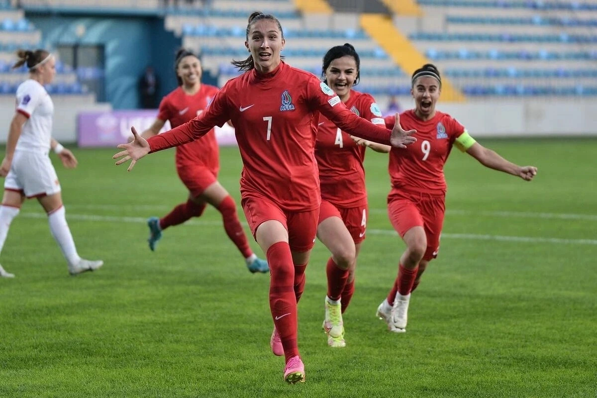 ĐT nữ Azerbaijan thi đấu tại hệ thống của UEFA, hiện đang xếp hạng 74 thế giới. (Ảnh: AFFA).