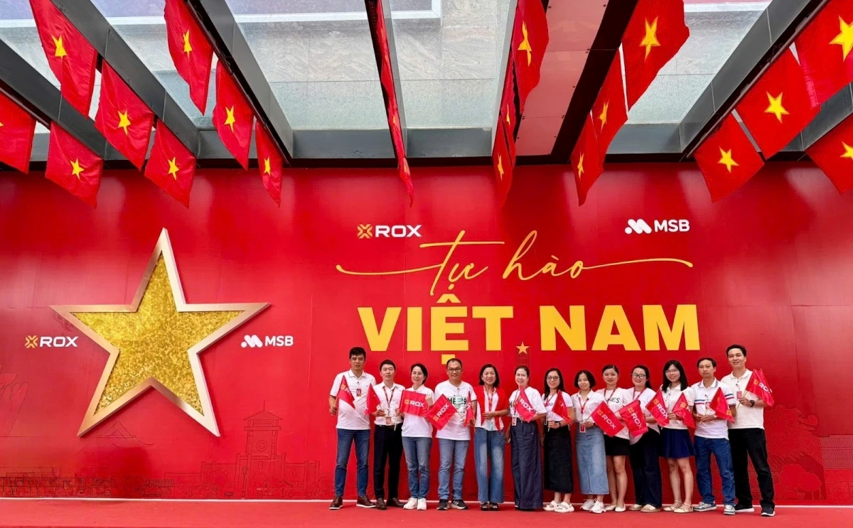ọa độ check-in này cũng là nơi lý tưởng để nhân viên văn phòng, công ty lưu giữ kỷ niệm, hòa mình vào không khí ngày Quốc khánh đang tới rất gần