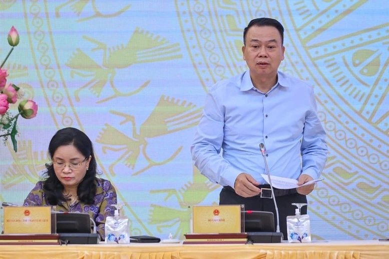 Thứ trưởng Bộ Tài chính Nguyễn Đức Chi phát biểu tại Họp báo (Ảnh: VGP)
